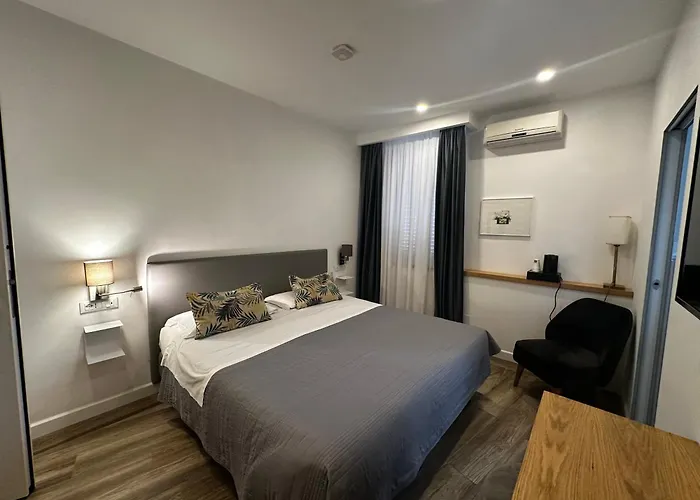 Comfort Astoria Palace Oda ve Kahvaltı 3*