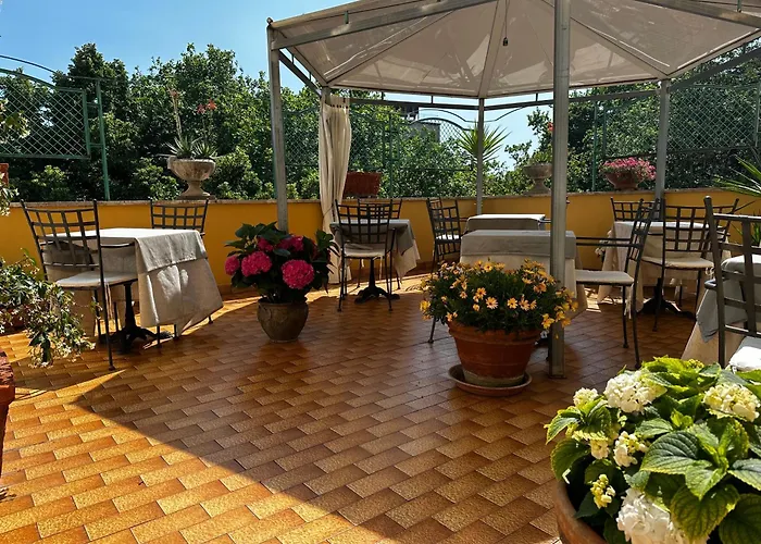 Oda ve Kahvaltı Comfort Astoria Palace Roma