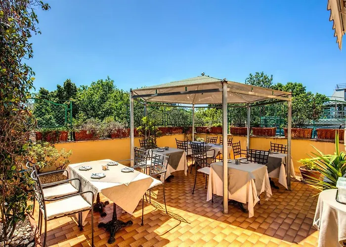 Comfort Astoria Palace Oda ve Kahvaltı 3*